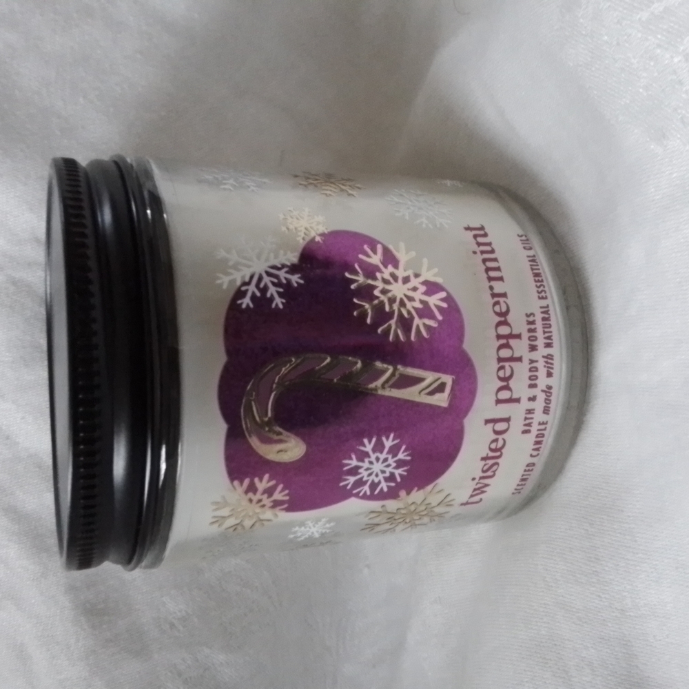 Bath & Body Works Candle, Twisted Peppermint, 7 oz